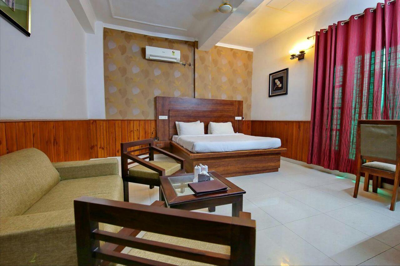 Red Apple Hotel Sangrur エクステリア 写真